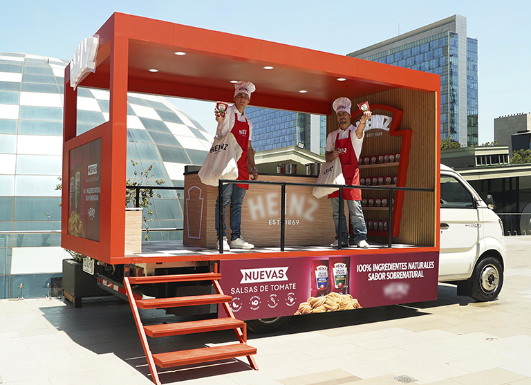 SHOWTRUCK